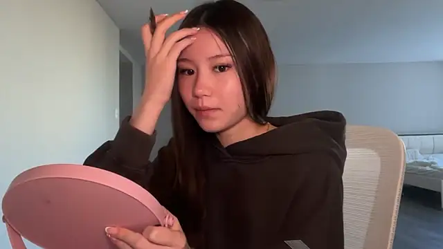 luvvivii online show from 06/17/26, 11:12