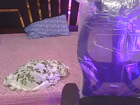 bold-smirthii online show from 04/21/26, 04:41