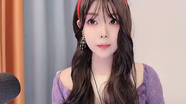 smalldaisy online show from 02/09/26, 01:53