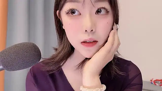 smalldaisy online show from 03/28/26, 02:33