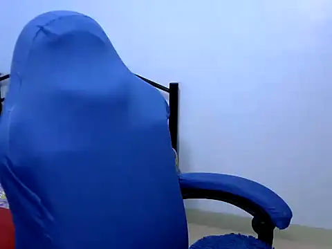 Snapshot of celine_margo chatting on 02/13/25, 05:37 celine margo online show from 02/13/25, 05:37