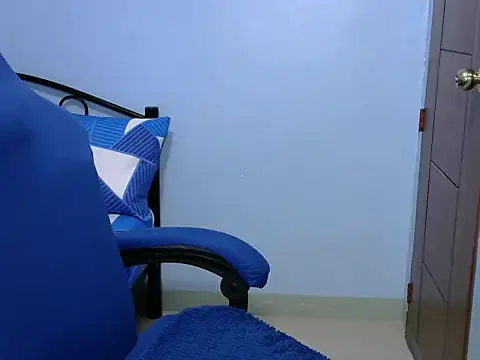 Snapshot of celine_margo chatting on 02/20/25, 08:50 celine margo online show from 02/20/25, 08:50