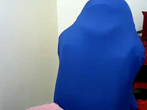 Snapshot of celine_margo chatting on 10/05/25, 10:02 celine margo online show from 10/05/25, 10:02