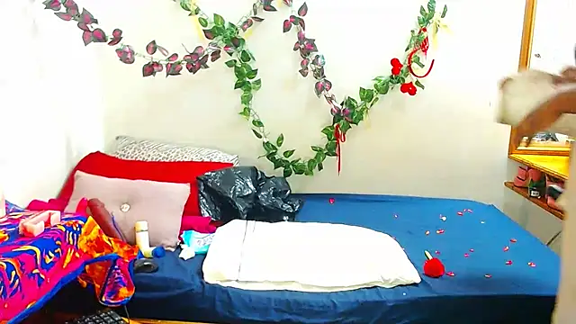 Snapshot of YammyChocTits chatting on 02/17/26, 12:07 YammyChocTits online show from 02/17/26, 12:07