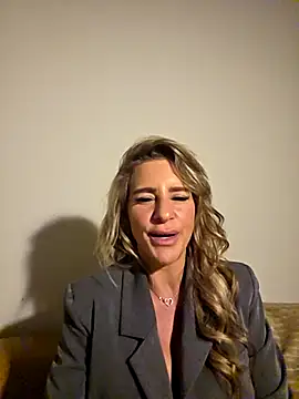 Snapshot of LaLynn chatting on 03/01/26, 12:12 LaLynn online show from 03/01/26, 12:12