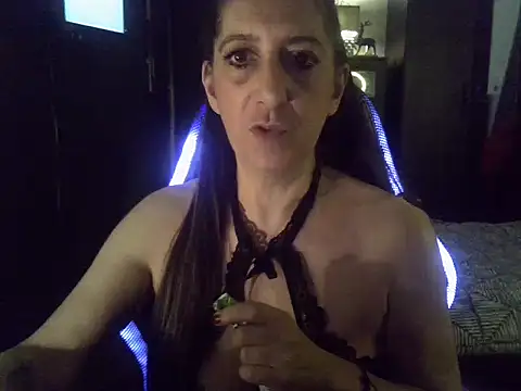 Snapshot of labelgecoquine chatting on 10/27/25, 08:35 labelgecoquine online show from 10/27/25, 08:35