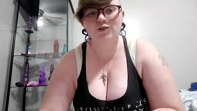 Snapshot of Pupghostt chatting on 12/20/25, 07:32 Pupghostt online show from 12/20/25, 07:32