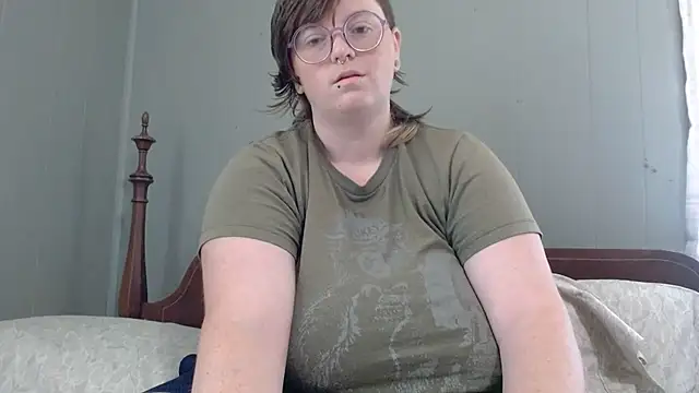 Snapshot of Pupghostt chatting on 07/15/26, 01:27 Pupghostt online show from 07/15/26, 01:27