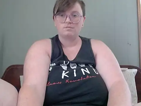 Snapshot of Pupghostt chatting on 07/18/26, 04:22 Pupghostt online show from 07/18/26, 04:22