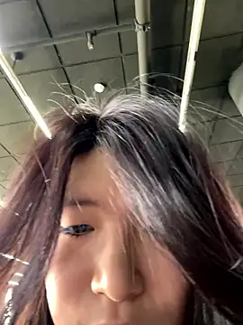 Snapshot of Luozhiqi520 chatting on 12/21/25, 05:25 Luozhiqi520 online show from 12/21/25, 05:25