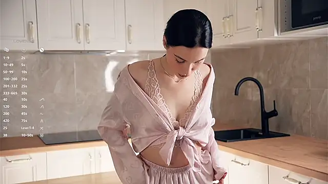 TyraEspina online show from 01/09/26, 07:15