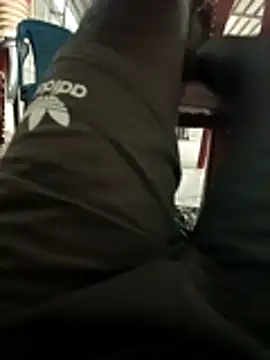 Snapshot of Tamilpaiyan07 chatting on 02/20/26, 03:47 Tamilpaiyan07 online show from 02/20/26, 03:47