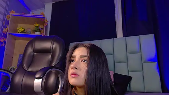 Emilyy05  online show from 04/22/26, 12:35