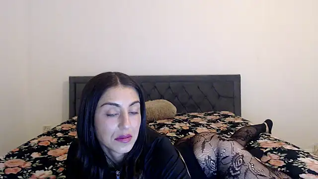 Snapshot of Stella_John chatting on 09/16/25, 05:19 Stella John online show from 09/16/25, 05:19