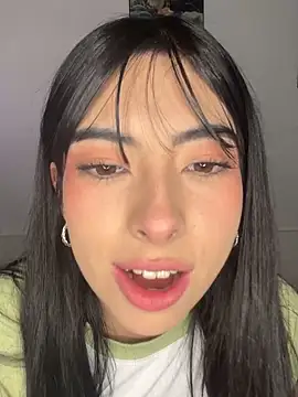 junorise23 online show from 02/20/26, 04:42