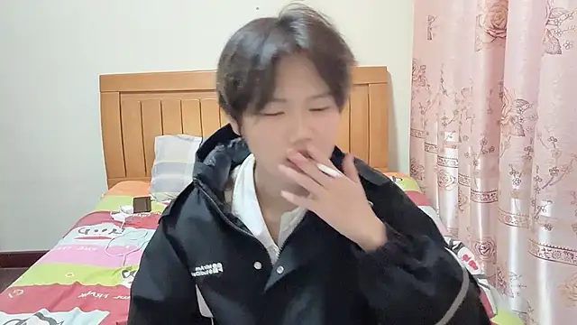 Snapshot of junnan001 chatting on 01/17/26, 02:00 junnan001 online show from 01/17/26, 02:00