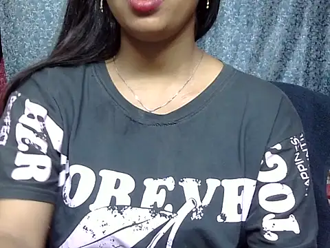 Snapshot of cute_Dirty_Diva chatting on 05/18/26, 05:13 cute Dirty Diva online show from 05/18/26, 05:13