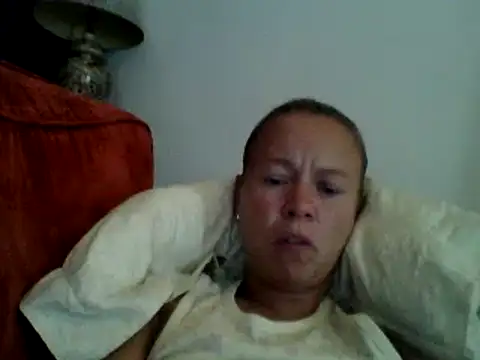 Snapshot of jennyblondeuk chatting on 07/15/26, 05:29 jennyblondeuk online show from 07/15/26, 05:29