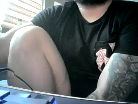 Snapshot of szalonywacek1 chatting on 12/20/25, 08:43 szalonywacek1 online show from 12/20/25, 08:43