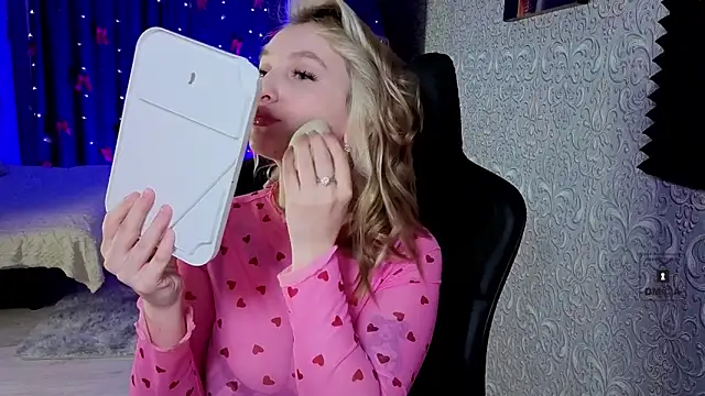 Eva Vibe  online show from 02/15/26, 06:04