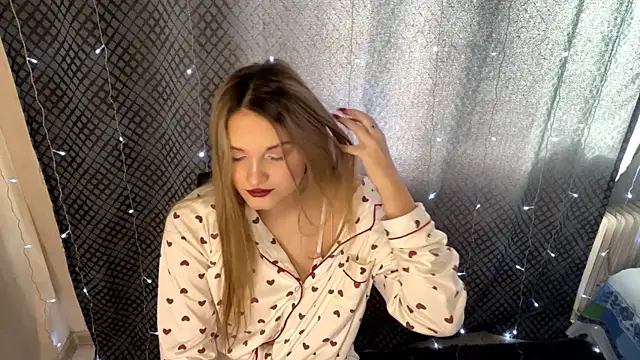 EmllyLighty online show from 01/18/26, 09:24