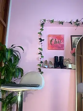  zoe bakerr online show from 04/23/26, 05:04