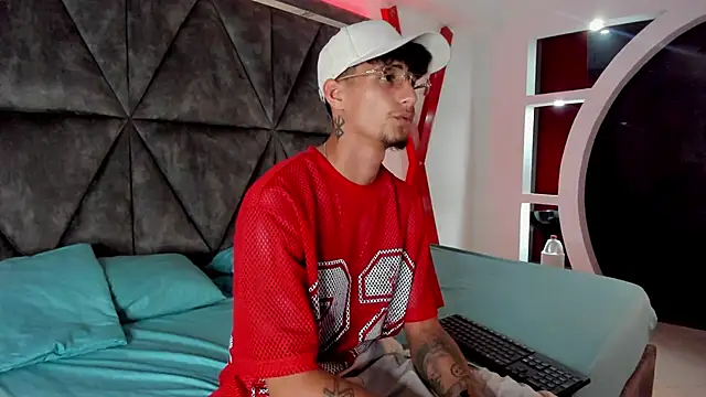 Stone Biker online show from 12/23/25, 02:09