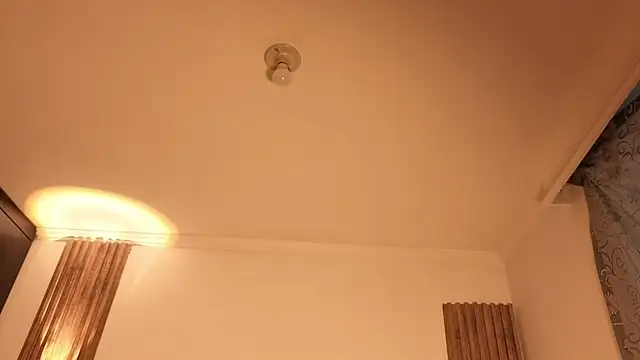 cute emmma online show from 04/17/26, 11:02