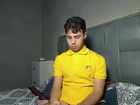 MAXIMILAINO-XXX online show from 02/05/26, 12:04