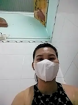 Snapshot of chichlasuong chatting on 12/23/25, 01:36 chichlasuong online show from 12/23/25, 01:36