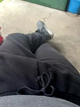 Snapshot of loujackk chatting on 12/21/25, 02:35 loujackk online show from 12/21/25, 02:35