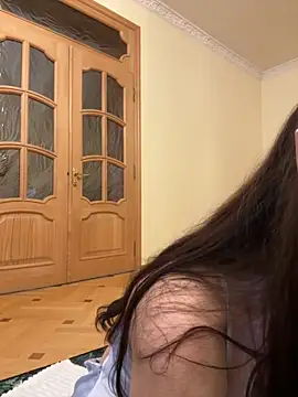 Snapshot of LuxBrunette_ chatting on 06/14/26, 06:15 LuxBrunette online show from 06/14/26, 06:15