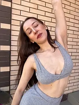 Snapshot of LuxBrunette_ chatting on 06/28/26, 06:08 LuxBrunette online show from 06/28/26, 06:08