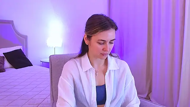 EmeraldGlow online show from 03/31/26, 03:23