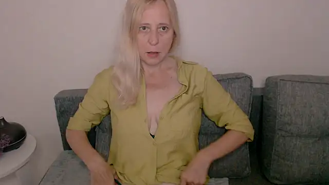 MiLenaMilf online show from 09/10/25, 07:19