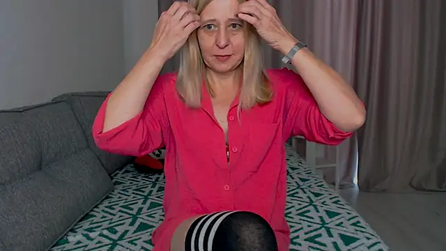 MiLenaMilf online show from 01/14/26, 07:58