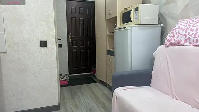 Scarlet cat online show from 04/23/26, 12:29