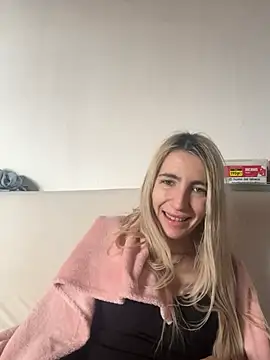 BarbieBlondieGirl online show from 01/11/26, 11:26