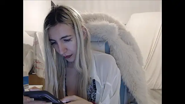 BarbieBlondieGirl online show from 02/24/26, 07:23