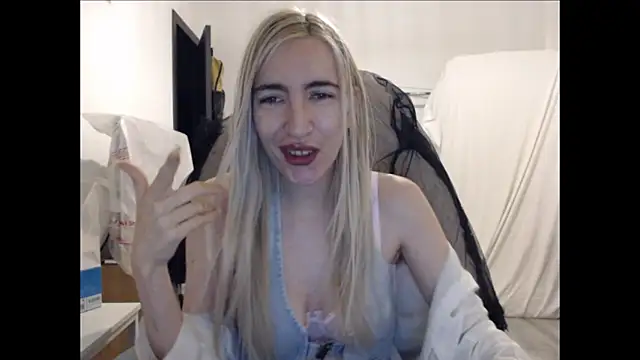 BarbieBlondieGirl online show from 03/07/26, 07:44