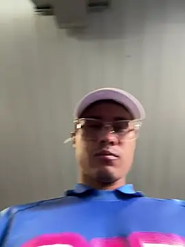 Latin Paisa Boy online show from 04/22/26, 06:42