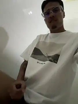 Latin Paisa Boy online show from 05/17/26, 11:12
