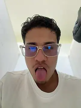 Latin Paisa Boy online show from 06/25/26, 08:13