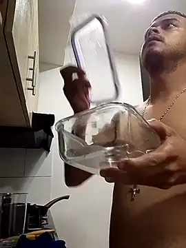 soytorres92 online show from 05/12/26, 06:54