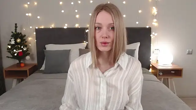 JuliMils online show from 01/06/26, 03:10