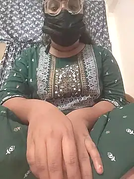 Snapshot of MaggieTelugu-15 chatting on 02/13/26, 08:32 MaggieTelugu-15 online show from 02/13/26, 08:32