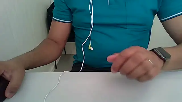 Snapshot of Moreno_Casado_Safado chatting on 05/27/26, 03:31 Moreno Casado Safado online show from 05/27/26, 03:31