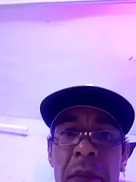 RealEl23 online show from 12/23/25, 01:03