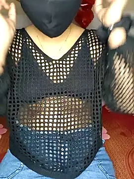 Snapshot of Saumyy chatting on 02/13/26, 04:58 Saumyy online show from 02/13/26, 04:58