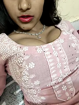 Yours-Zeenat online show from 04/27/26, 09:18